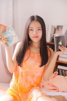 女m打开腿被主人调教